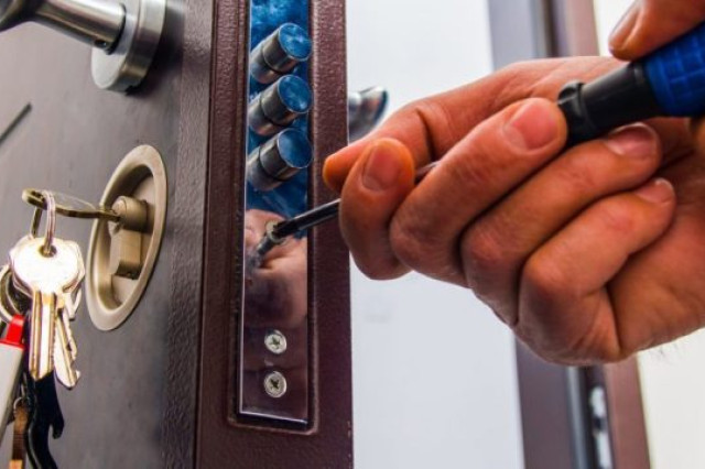 Sostituzione di un cilindro europeo su porta blindata